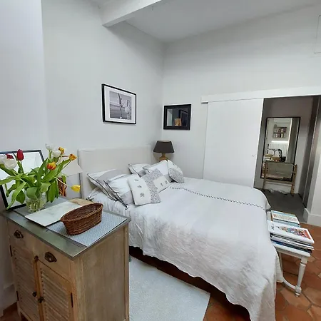 Apartment Studio Independant Capacite 2 Personnes Dans Avec Piscine Sète